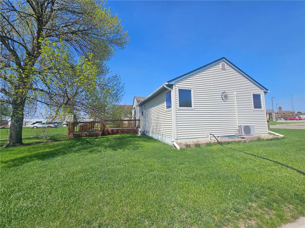 127 S State Street Warren MN 56762 7079081 image21