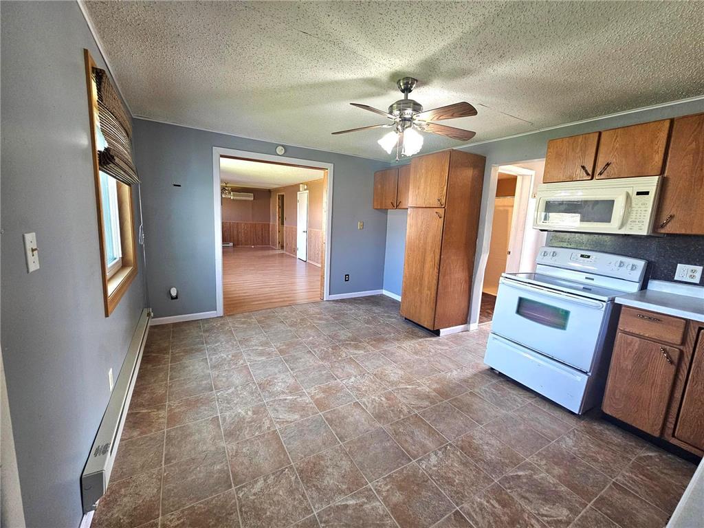 127 S State Street Warren MN 56762 7079081 image9