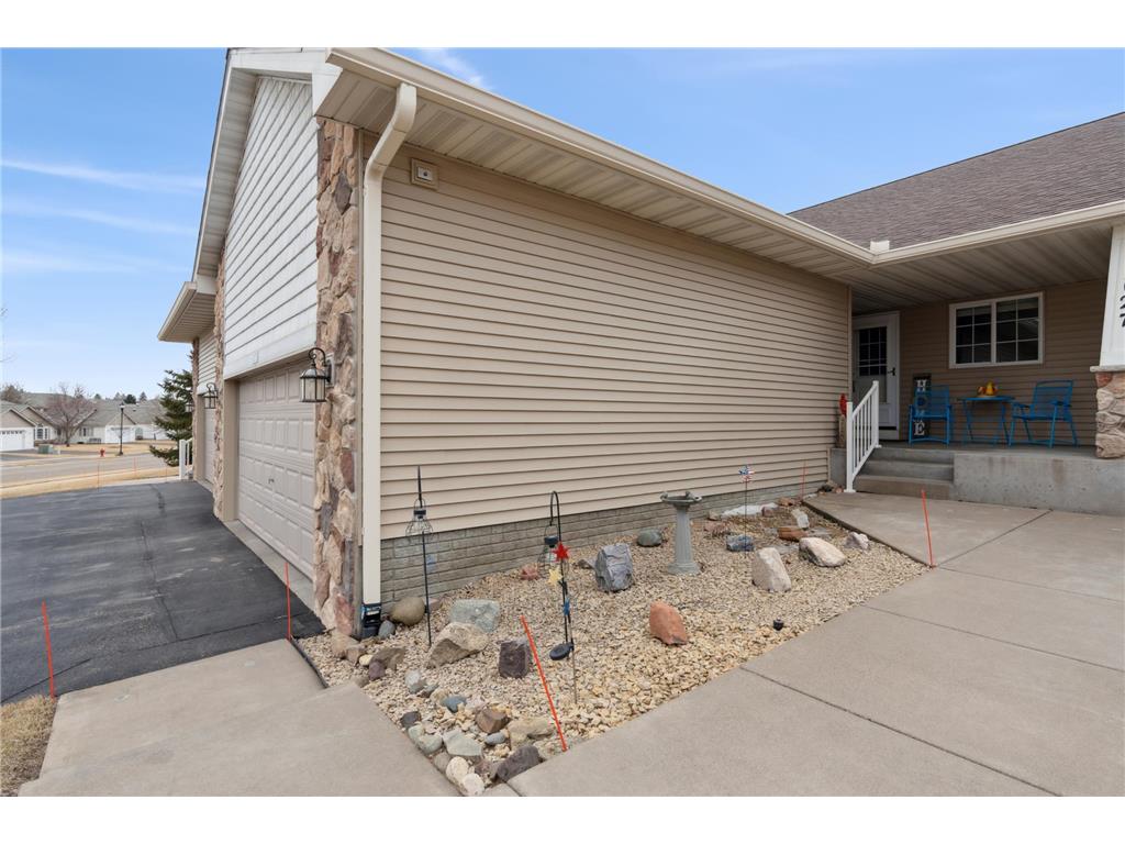 127 Stratford Way Hudson WI 54016 6631224 image1
