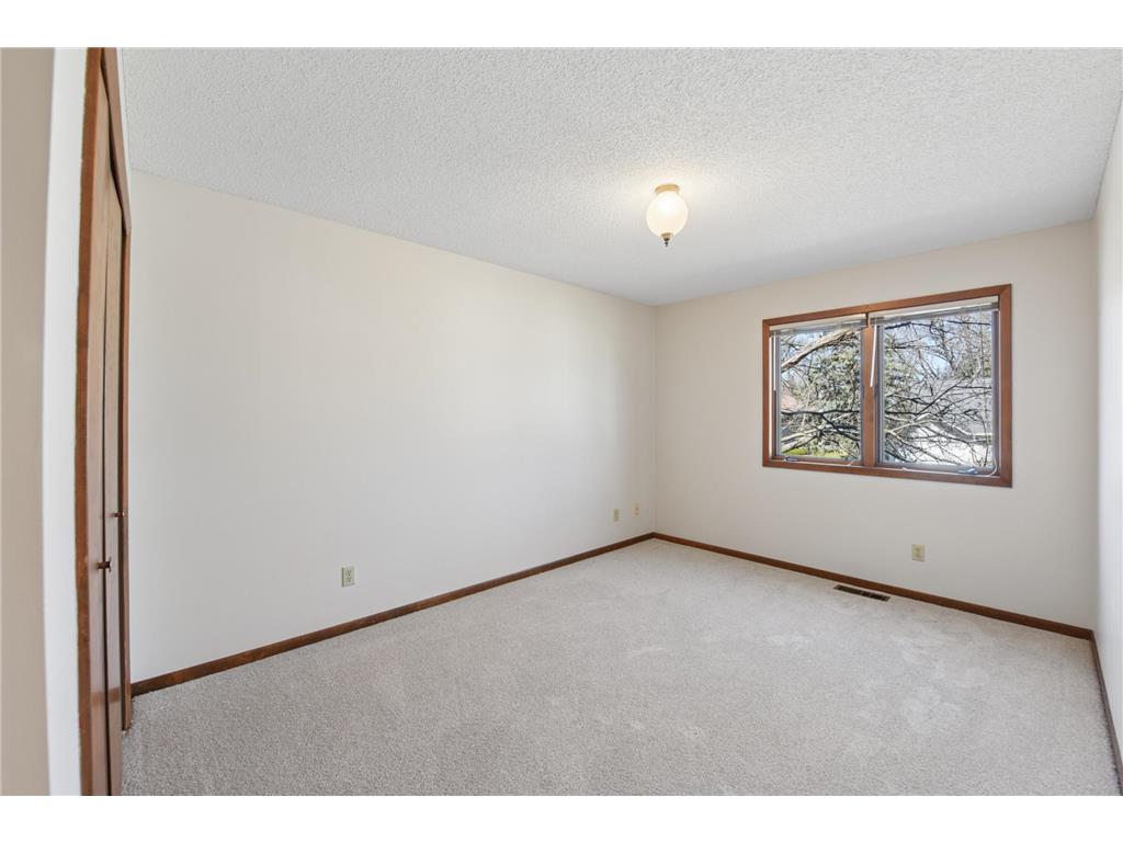 1270 Burke Avenue W Roseville MN 55113 7026195 image10