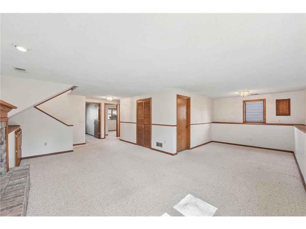 1270 Burke Avenue W Roseville MN 55113 7026195 image21