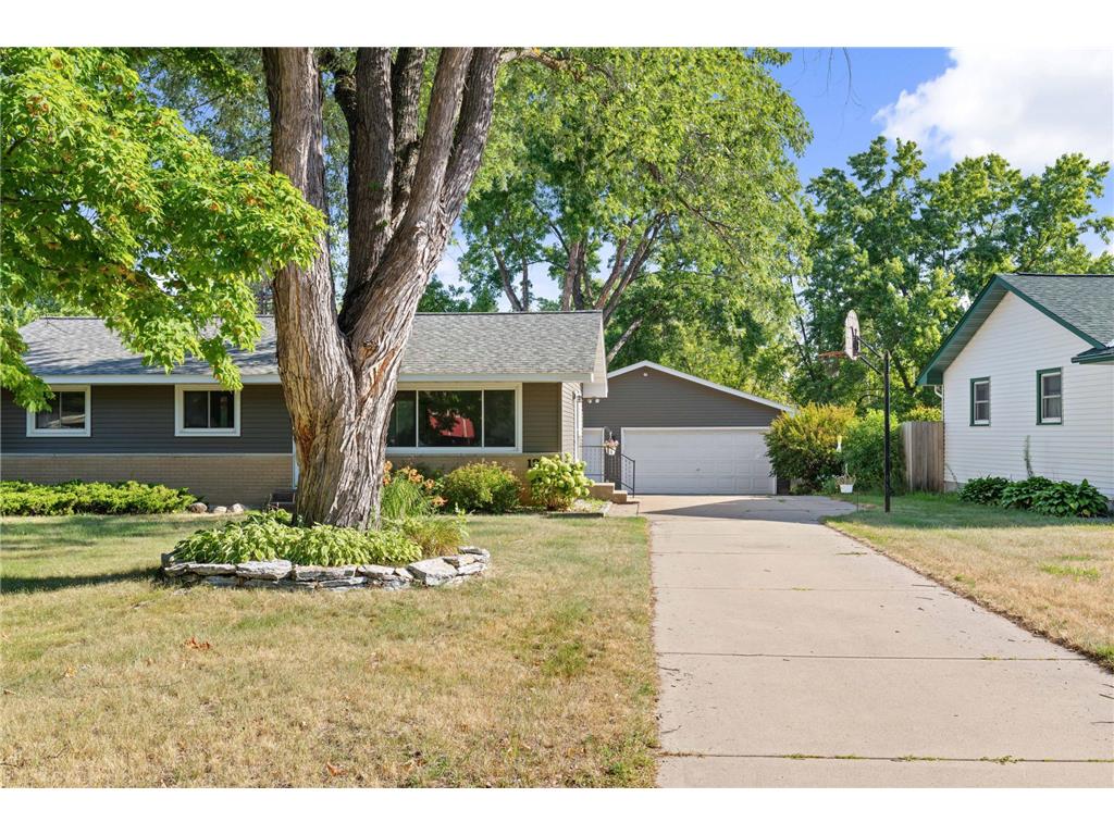 1271 108th Avenue NE, Blaine, MN 55434 MLS 6256554 Edina Realty