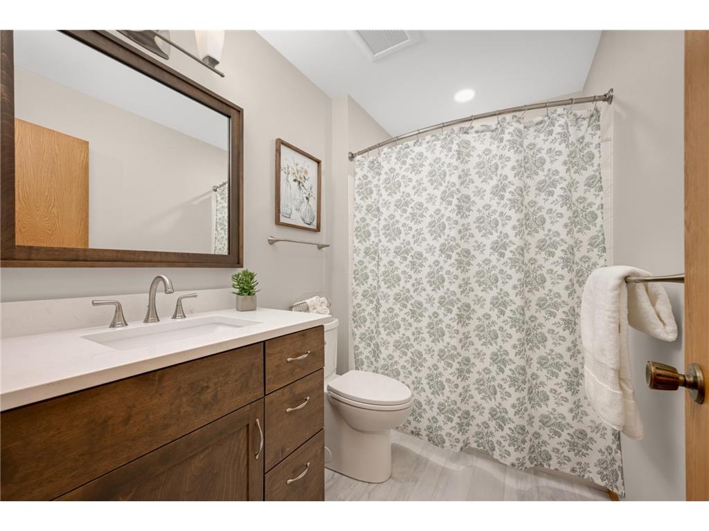 12711 Edinborough Way Apple Valley MN 55124 7067741 image25