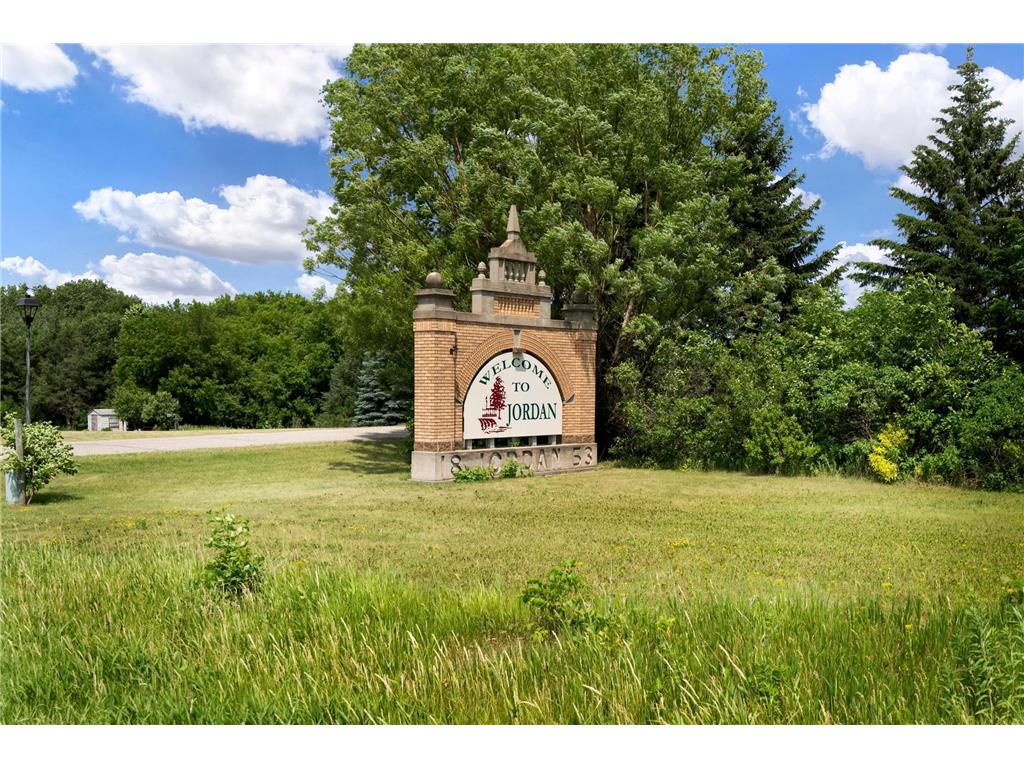 1272 Edge Way Jordan MN 55352 7004532 image20