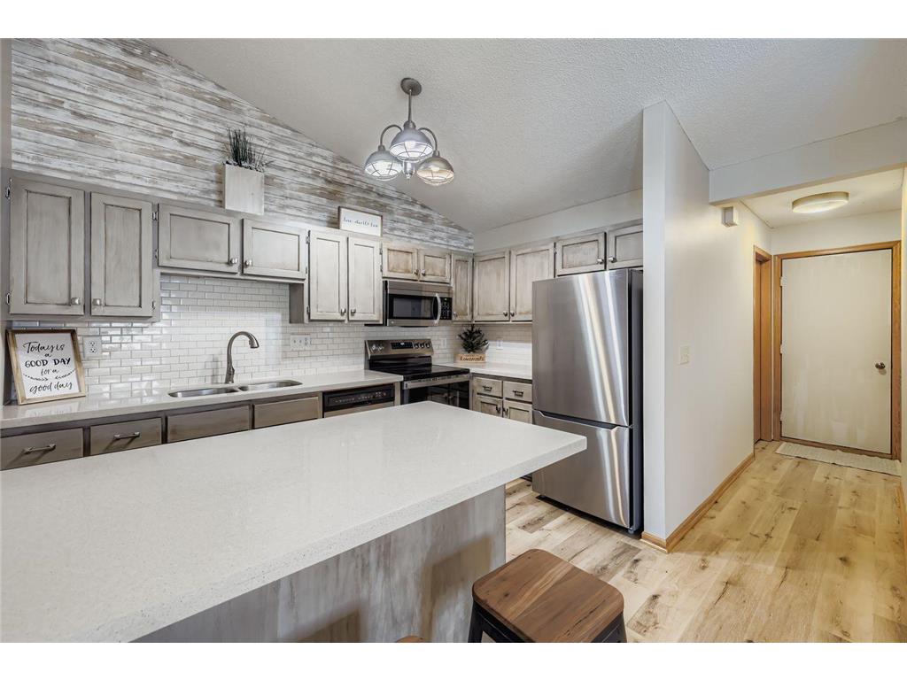 12721 82nd Place N Maple Grove MN 55369 7003342 image1