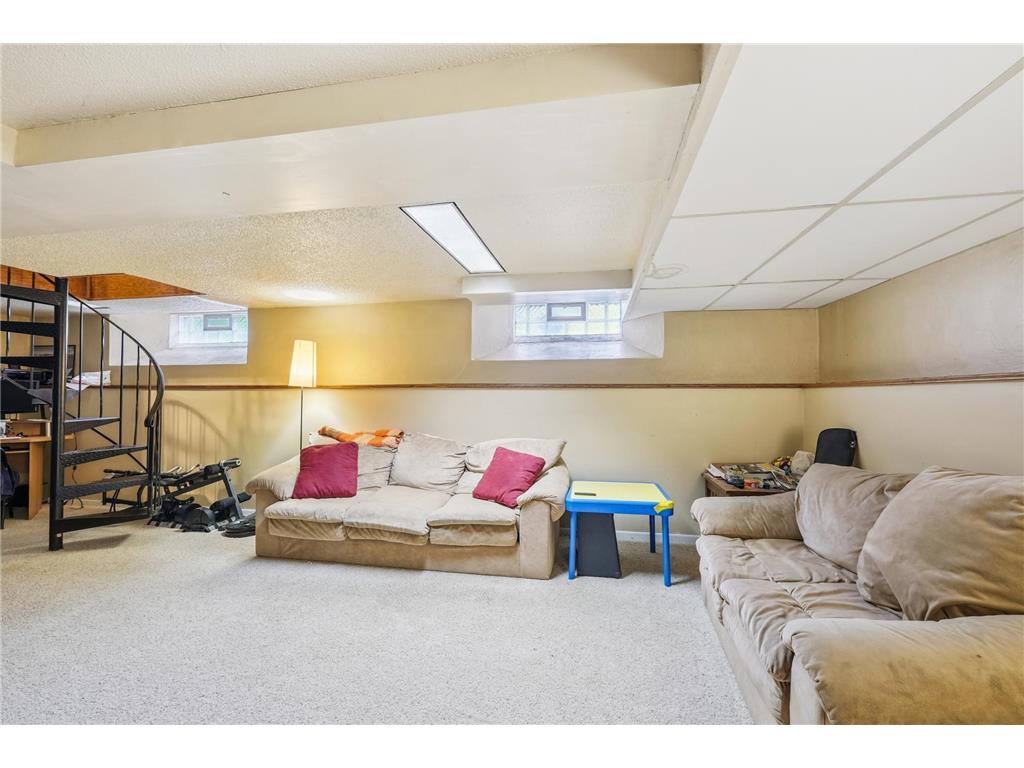 1273 7th Street W Saint Paul MN 55102 7027719 image16