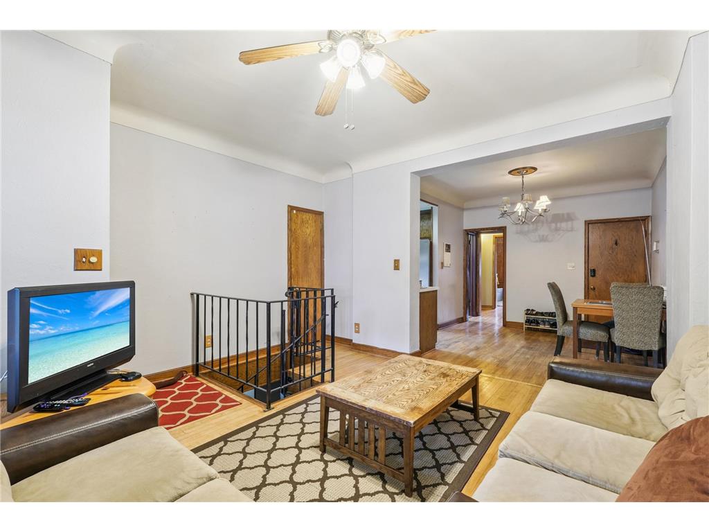 1273 7th Street W Saint Paul MN 55102 7027719 image5