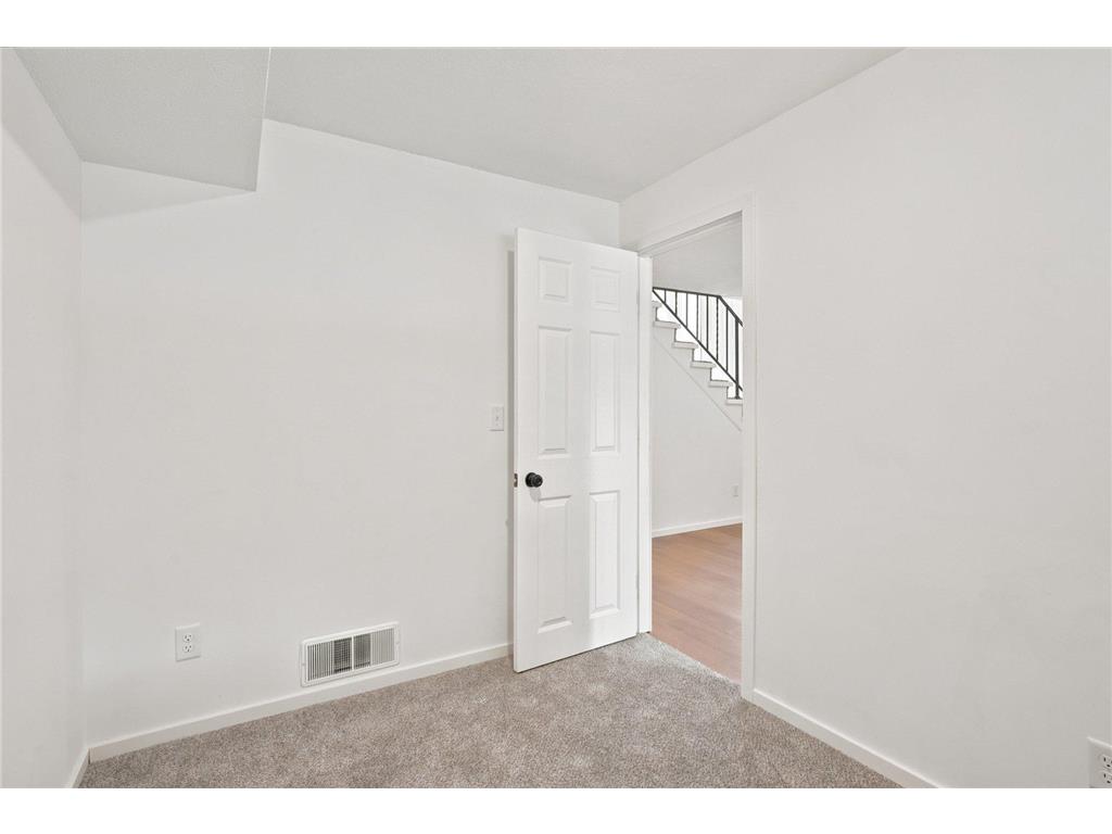 1273 Timbershore Lane Eagan MN 55123 7098106 image25