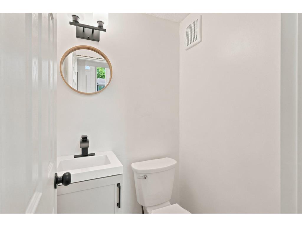 1273 Timbershore Lane Eagan MN 55123 7098106 image28