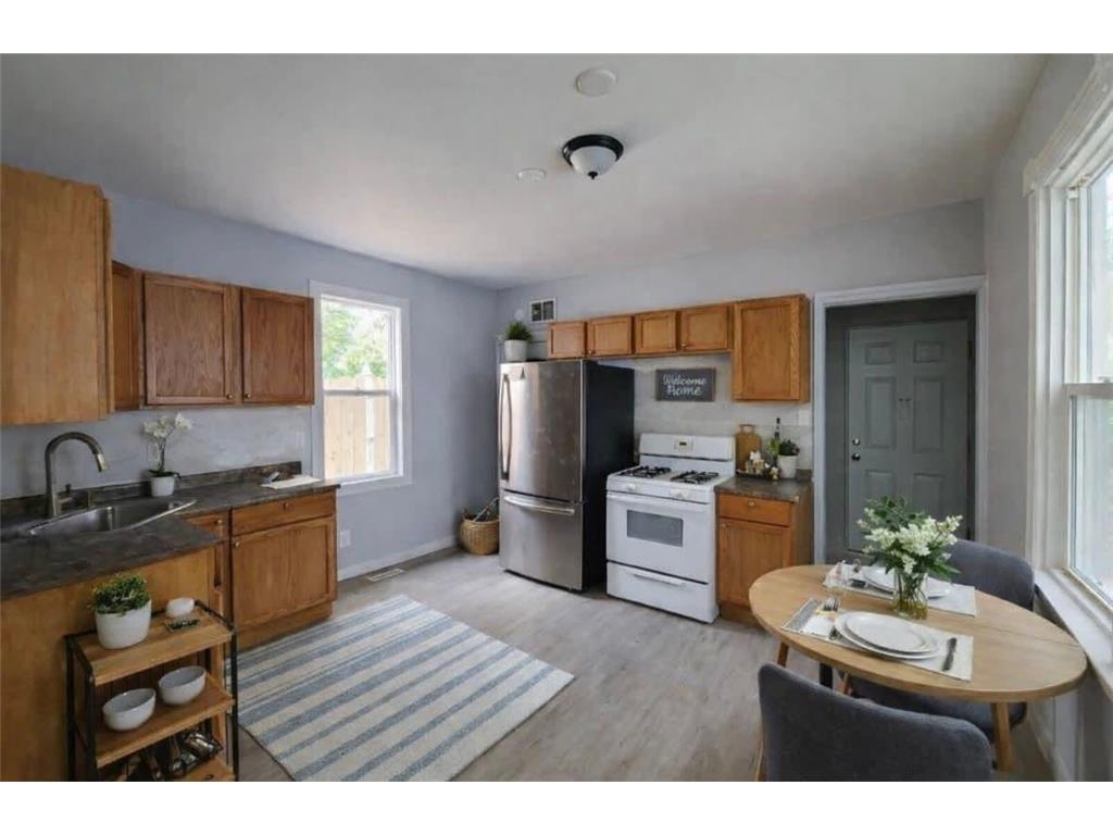 1274 Edgerton Street Saint Paul MN 55130 7063257 image3