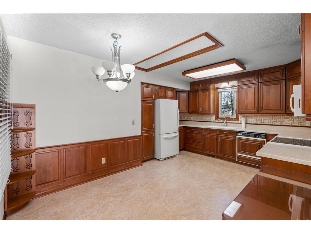 1275 Black Oaks Court N Plymouth MN 55447 - Gleason Lake 6755030 image14