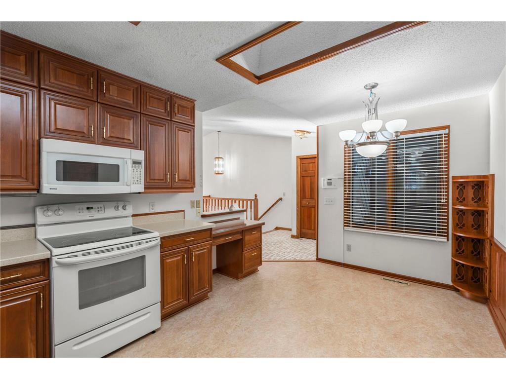 1275 Black Oaks Court N Plymouth MN 55447 - Gleason Lake 6755030 image16