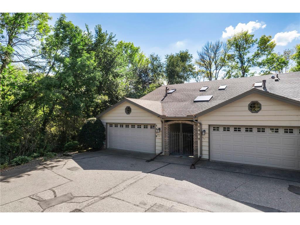 1275 Black Oaks Court N Plymouth MN 55447 - Gleason Lake 6755030 image2