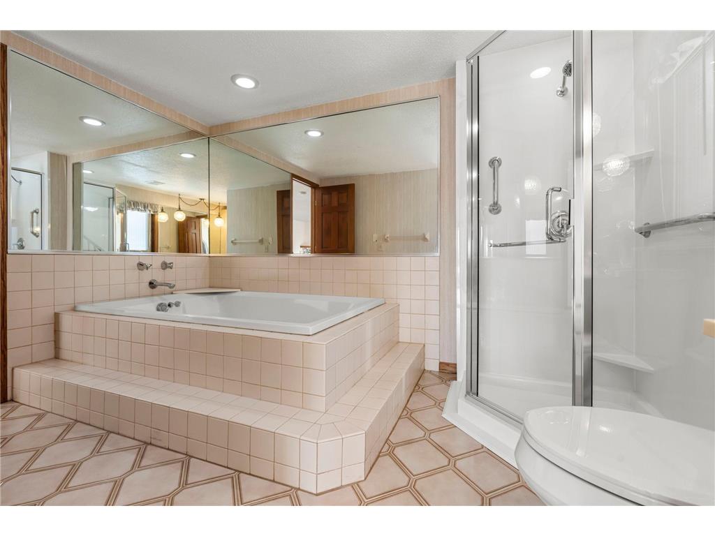 1275 Black Oaks Court N Plymouth MN 55447 - Gleason Lake 6755030 image38