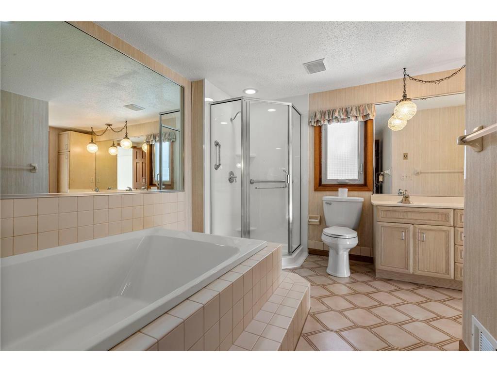 1275 Black Oaks Court N Plymouth MN 55447 - Gleason Lake 6755030 image39