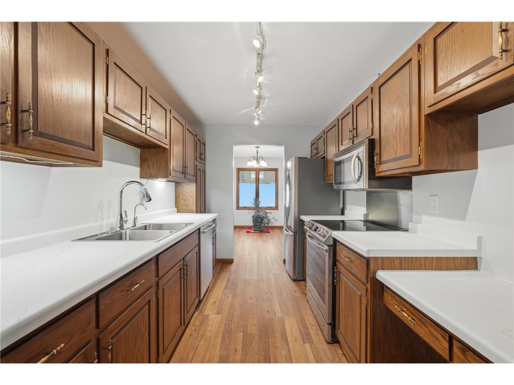 1275 Brighton Square New Brighton MN 55112 7055600 image3