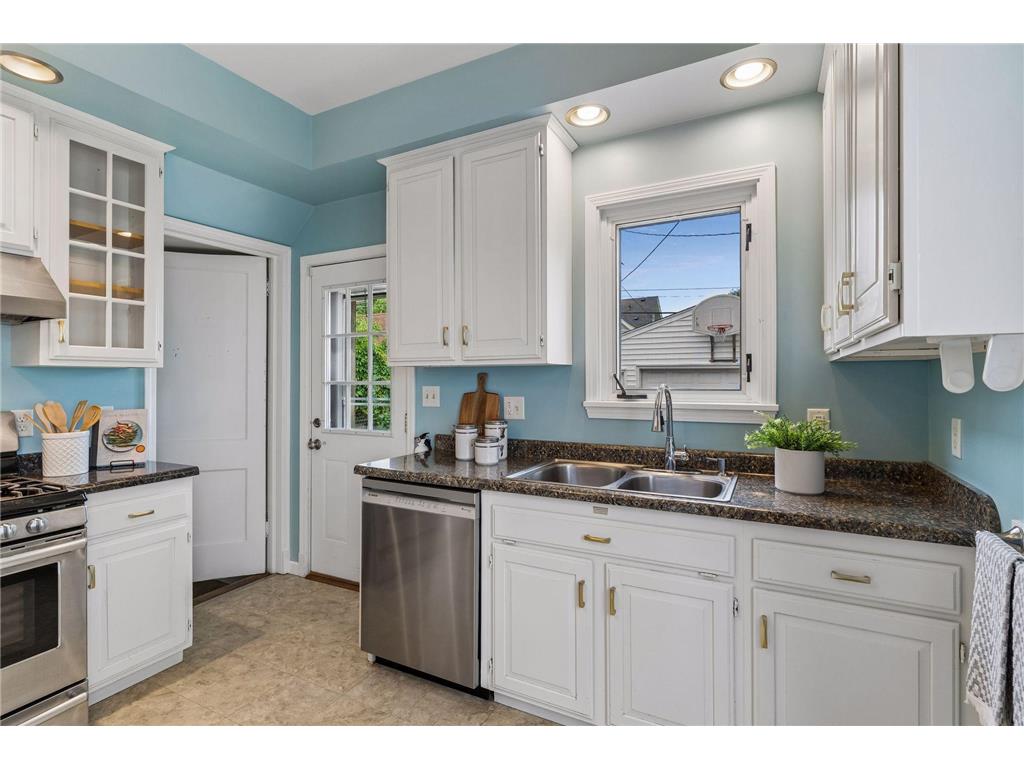 1275 Minnehaha Avenue W Saint Paul MN 55104 7089119 image11