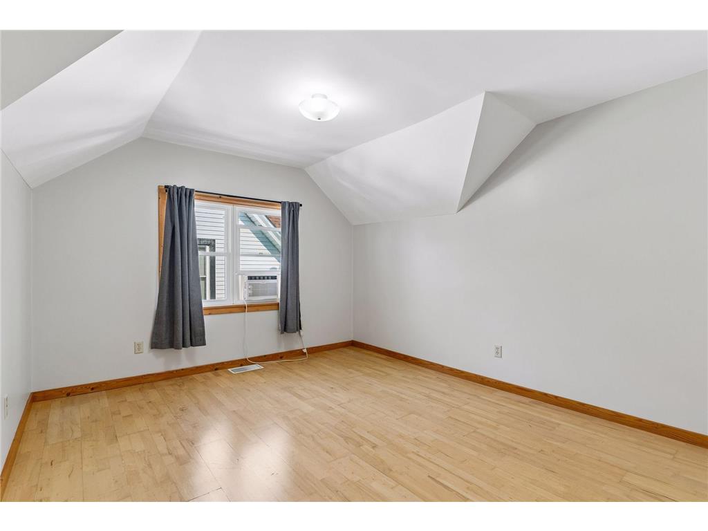 1275 Minnehaha Avenue W Saint Paul MN 55104 7089119 image22