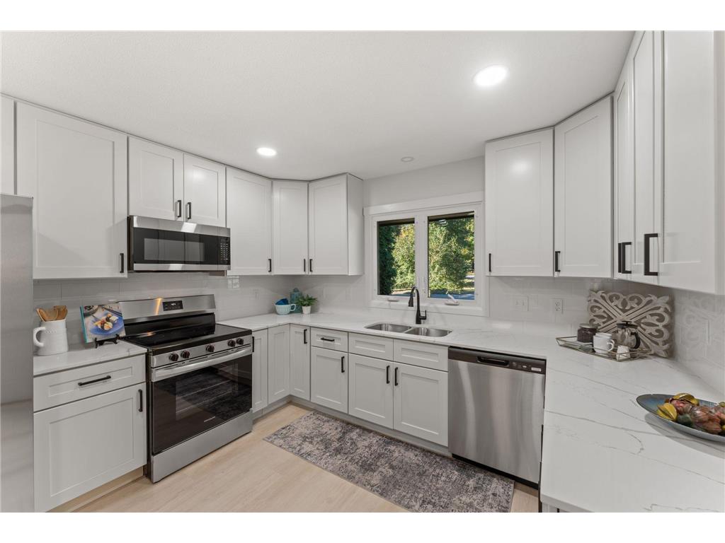 12754 Gordon Drive Eden Prairie MN 55346 6801534 image1