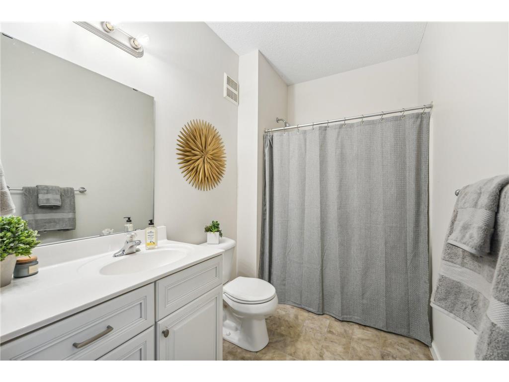 12761 Collegeview Drive #201 Eden Prairie MN 55347 7038468 image16