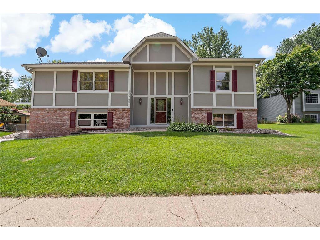12769 Diamond Path Apple Valley MN 55124 MLS 6231886 Edina Realty