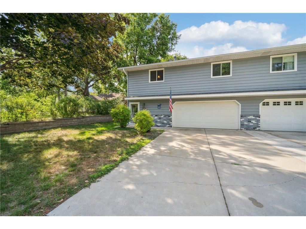 1278 County Road C E Maplewood MN 55109 6394228 image1