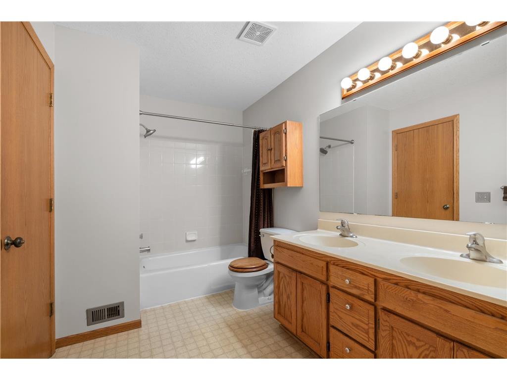 12781 84th Avenue N Maple Grove MN 55369 7007057 image23