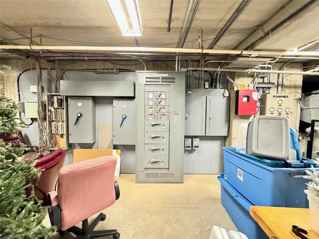 128 E Washington Avenue Fergus Falls MN 56537 6763746 image70