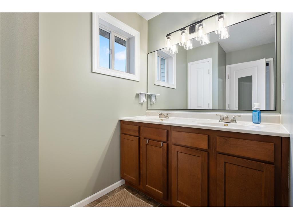 128 Morgan Lane Lino Lakes MN 55014 7020036 image28