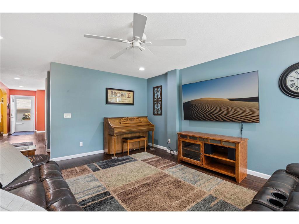 1281 3rd Street E Saint Paul MN 55106 7108728 image22