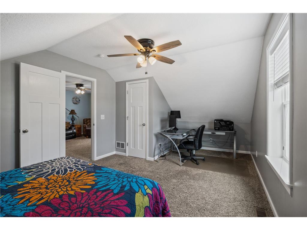 1281 3rd Street E Saint Paul MN 55106 7108728 image32