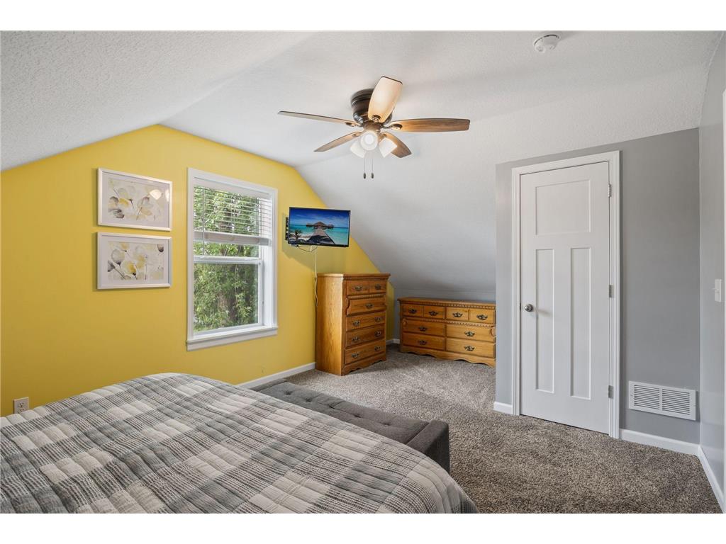 1281 3rd Street E Saint Paul MN 55106 7108728 image33