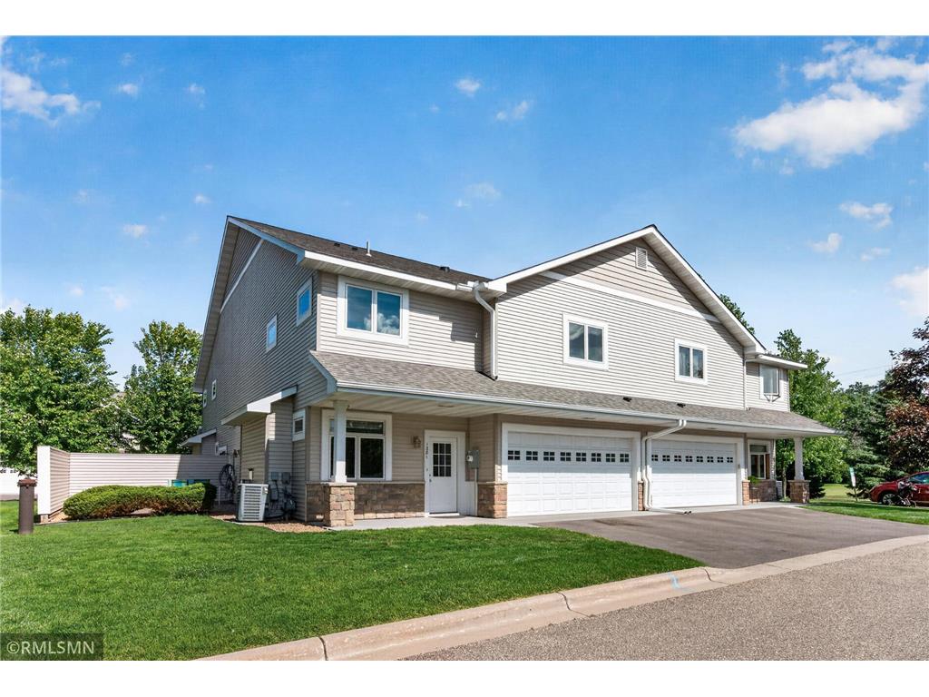 1281 County Road D Circle E Vadnais Heights MN 55109 7093203 image1
