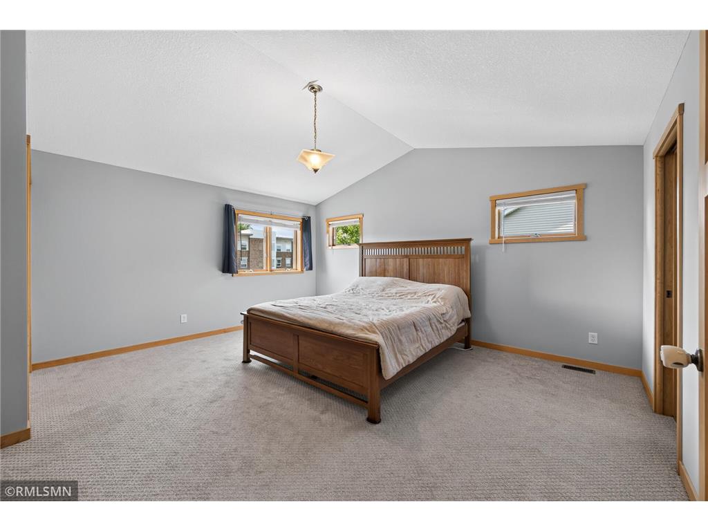 1281 County Road D Circle E Vadnais Heights MN 55109 7093203 image21