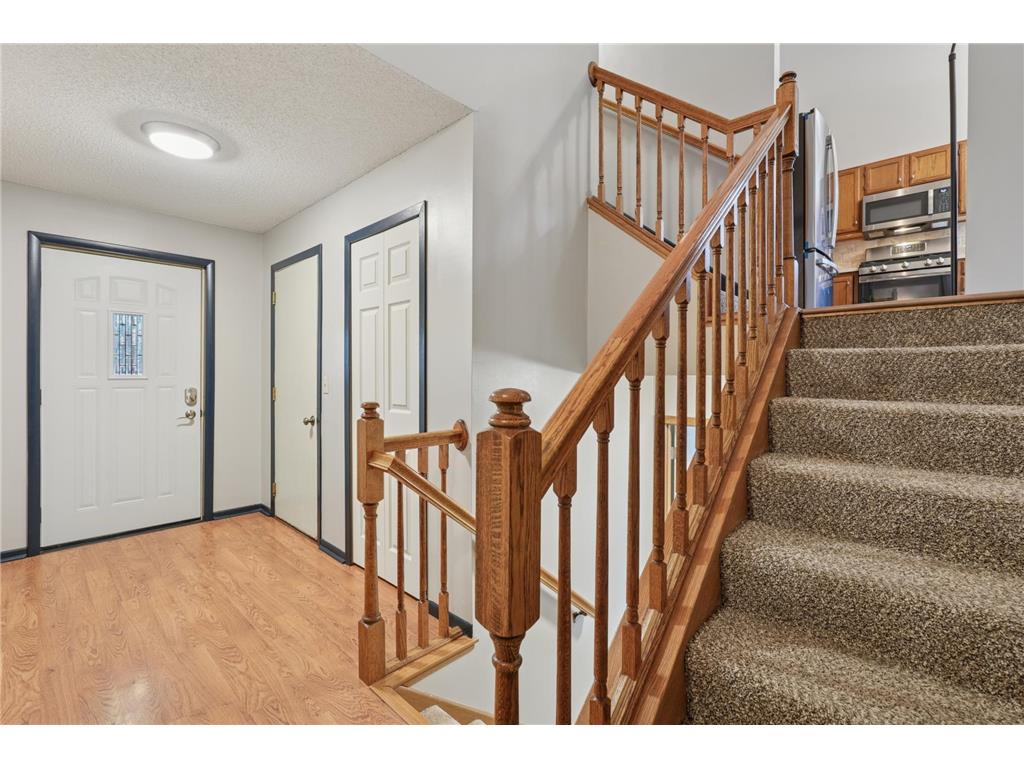 1281 Edgehill Court Maplewood MN 55109 6819451 image3