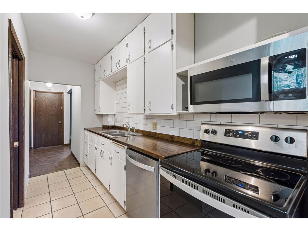 1282 Hewitt Avenue Saint Paul MN 55104 7077077 image14