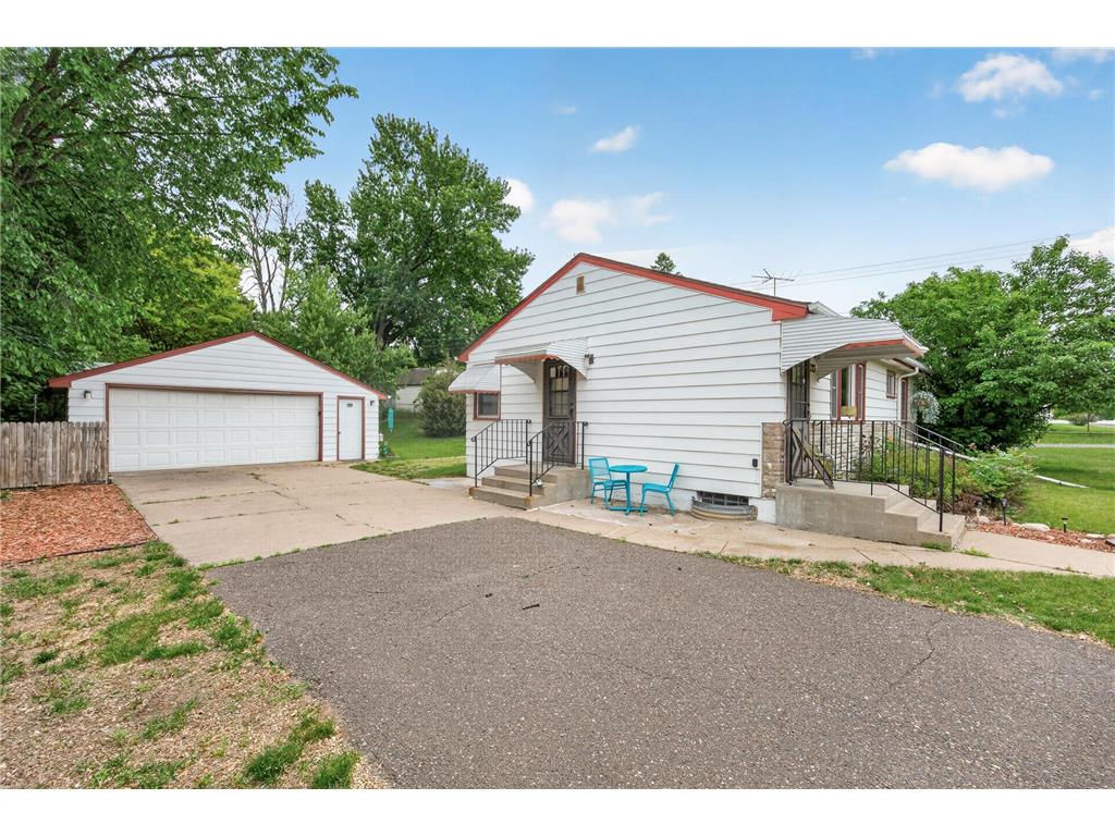 1283 Burke Avenue E Maplewood MN 55109 7060487 image23