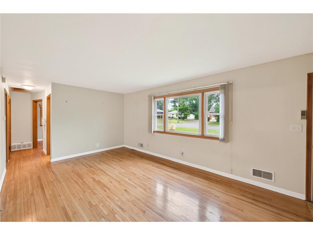 1283 Burke Avenue E Maplewood MN 55109 7060487 image4