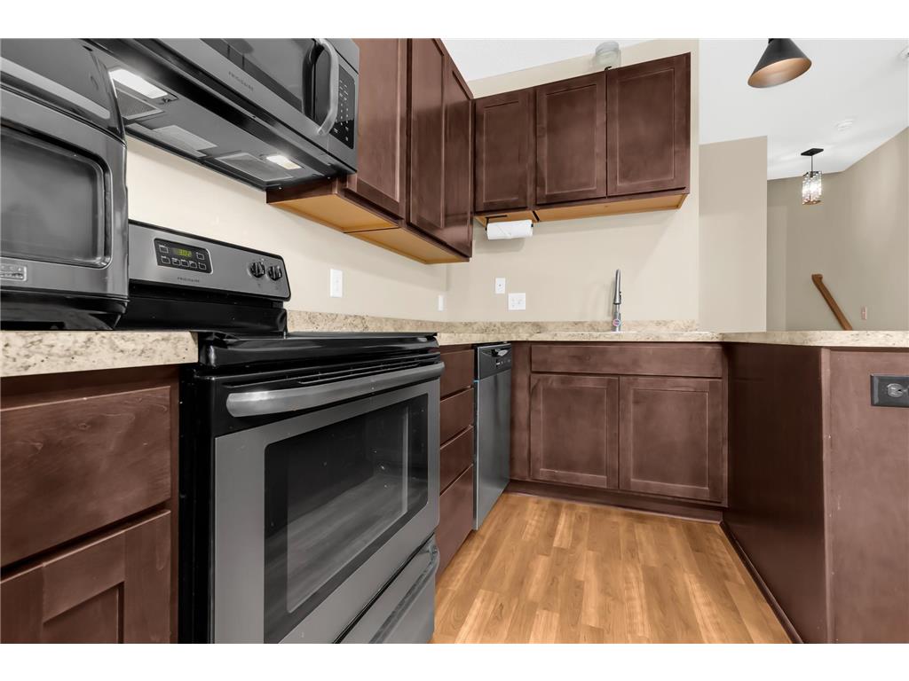 1283 County Road D Circle E #B Vadnais Heights MN 55109 7075314 image11
