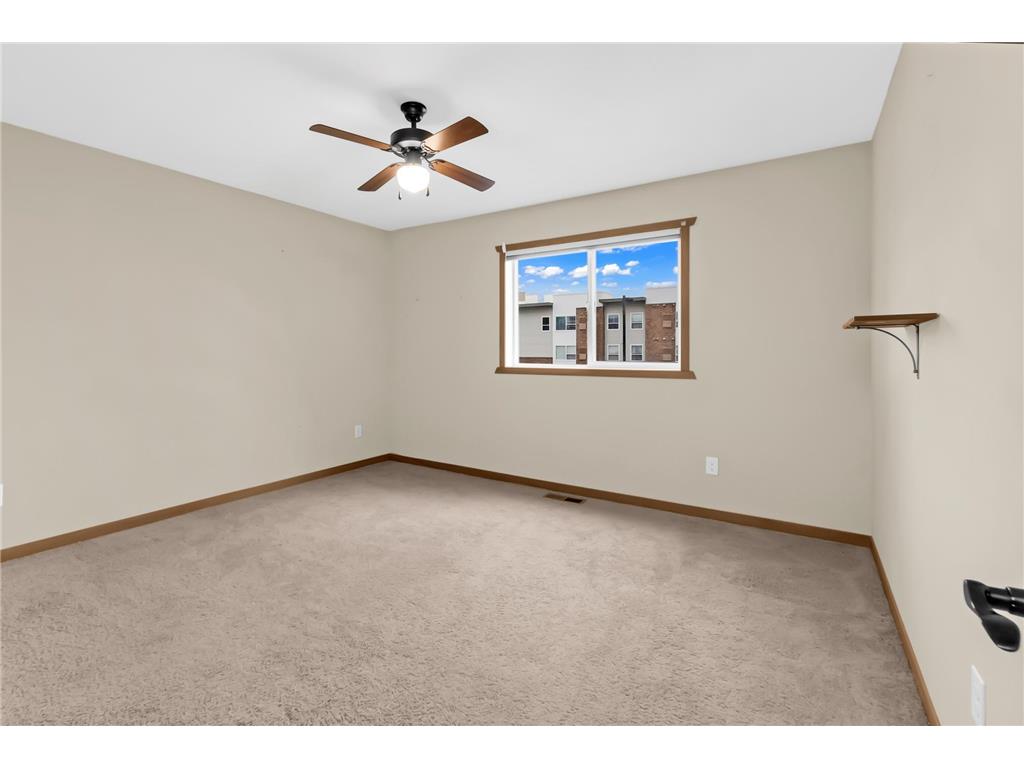 1283 County Road D Circle E #B Vadnais Heights MN 55109 7075314 image18
