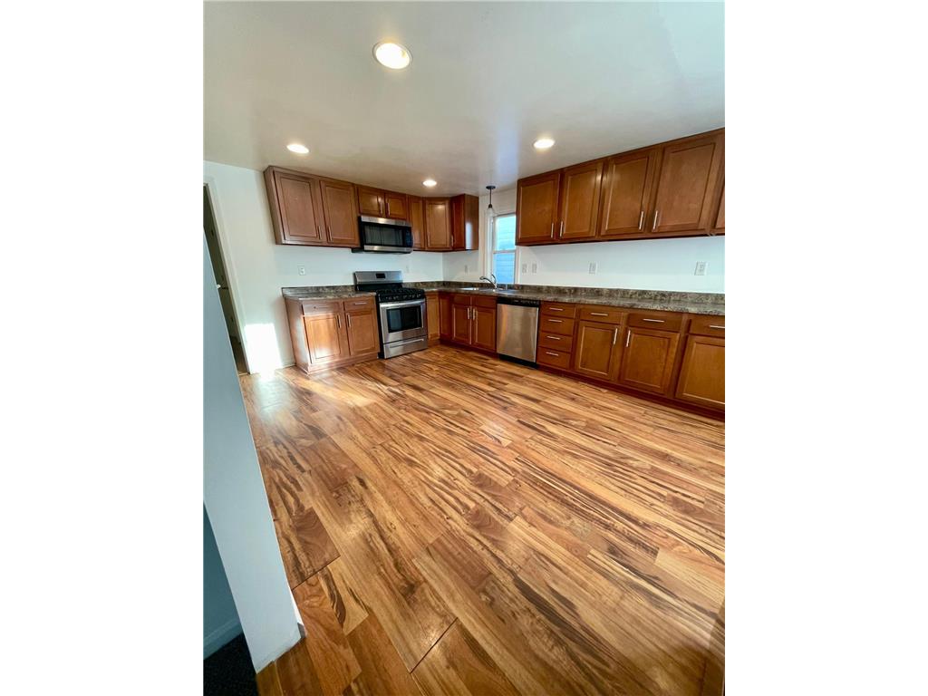 1283 Rice Street Saint Paul MN 55117 7036258 image4