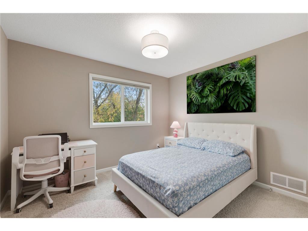 1284 Meadow Lane S Shakopee MN 55379 7004167 image14