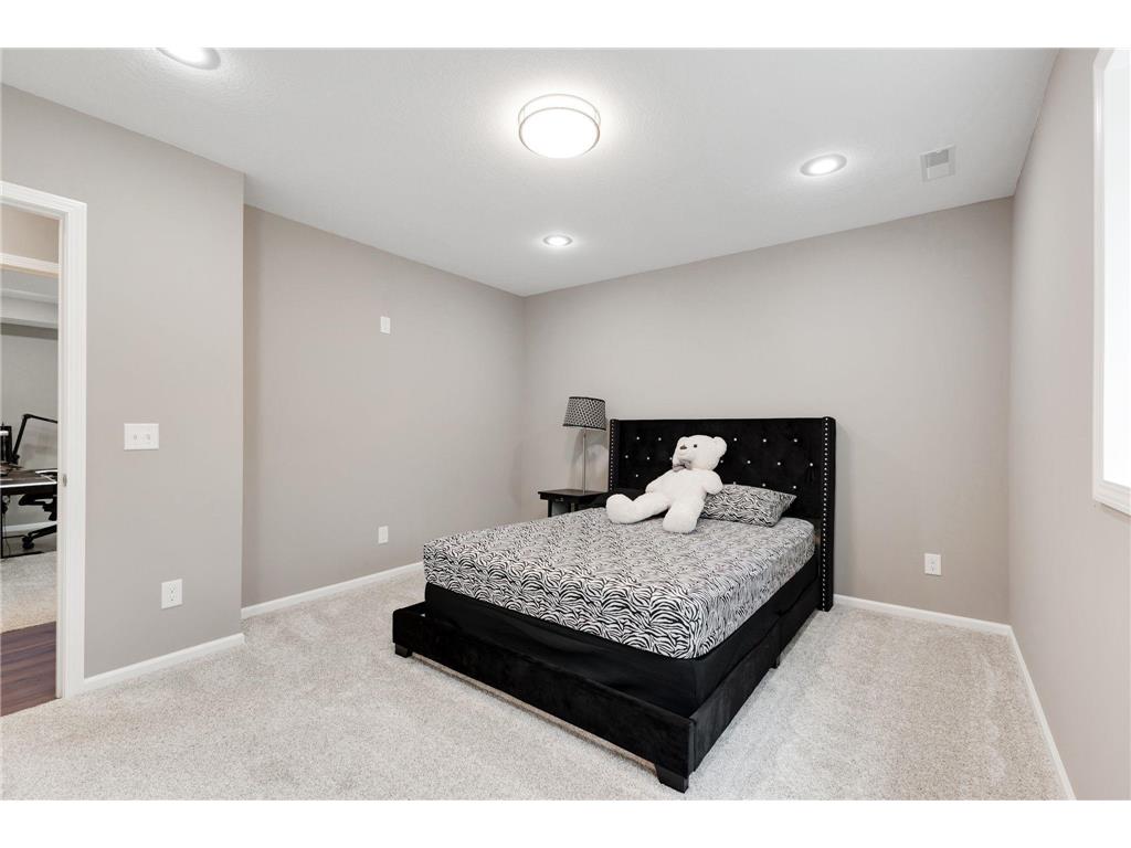 1284 Meadow Lane S Shakopee MN 55379 7004167 image22