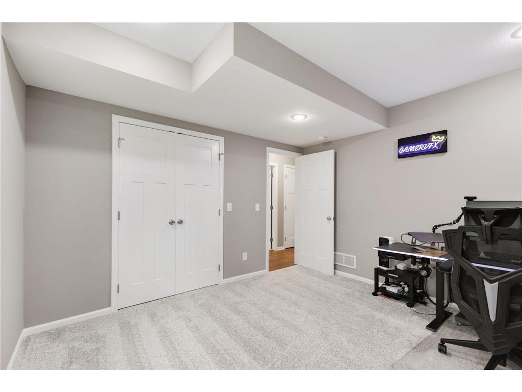 1284 Meadow Lane S Shakopee MN 55379 7004167 image25