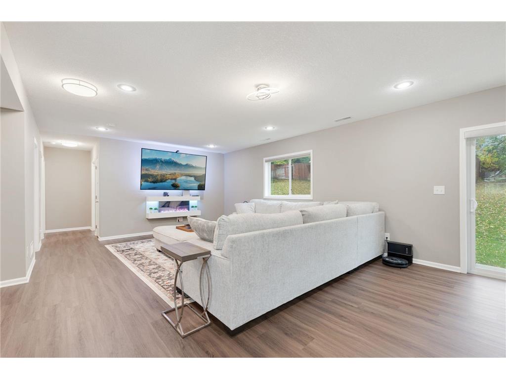 1284 Meadow Lane S Shakopee MN 55379 7004167 image29