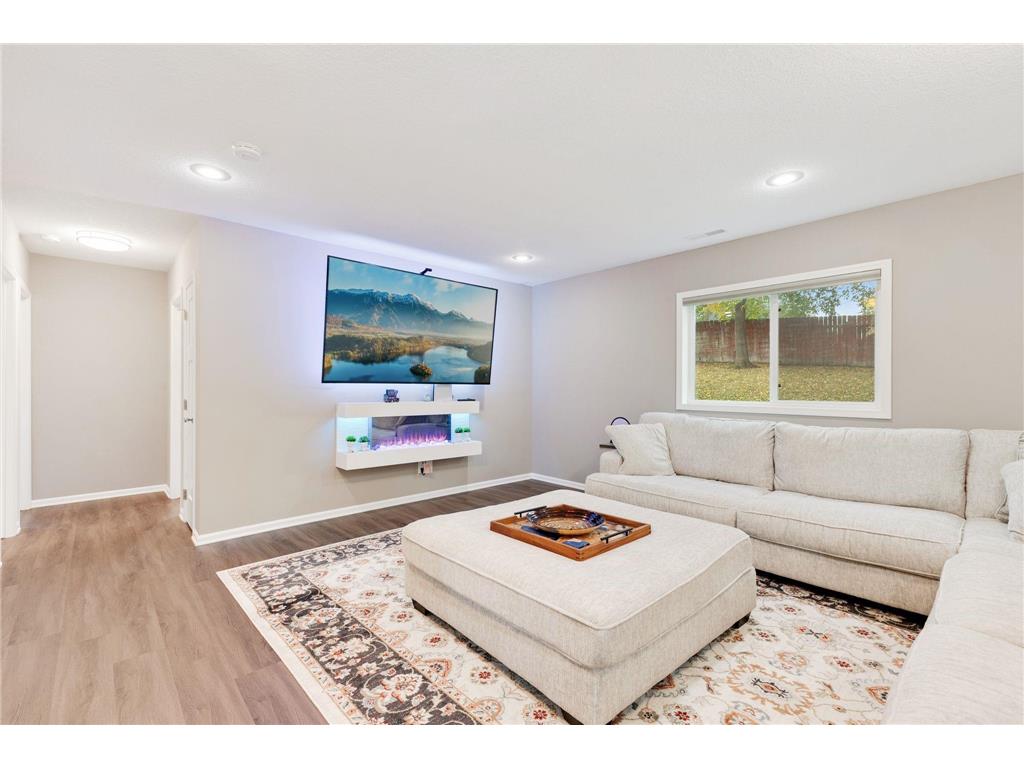 1284 Meadow Lane S Shakopee MN 55379 7004167 image33