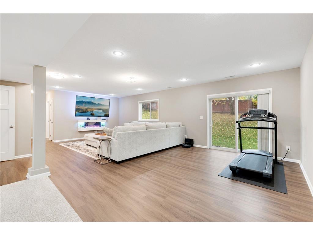 1284 Meadow Lane S Shakopee MN 55379 7004167 image36