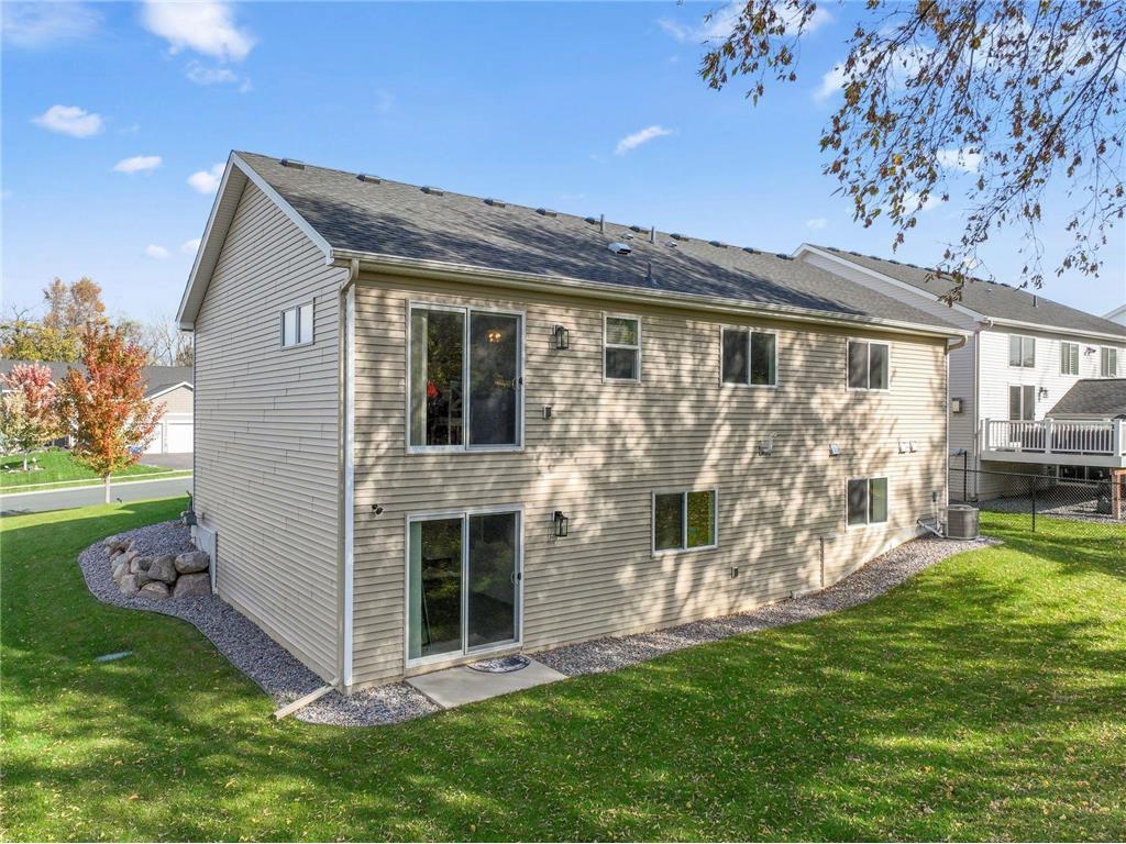 1284 Meadow Lane S Shakopee MN 55379 7004167 image40