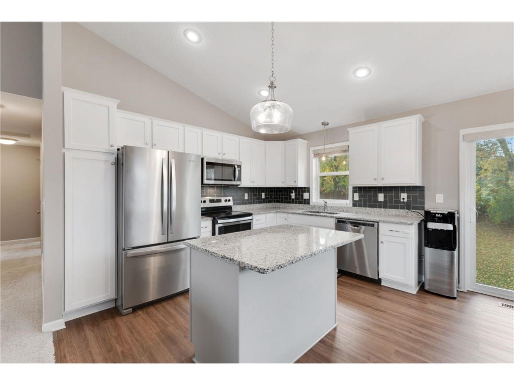 1284 Meadow Lane S Shakopee MN 55379 7004167 image5