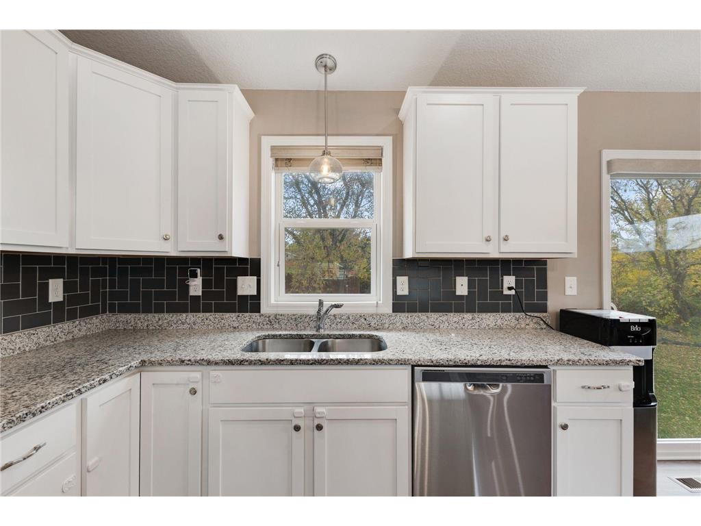 1284 Meadow Lane S Shakopee MN 55379 7004167 image6